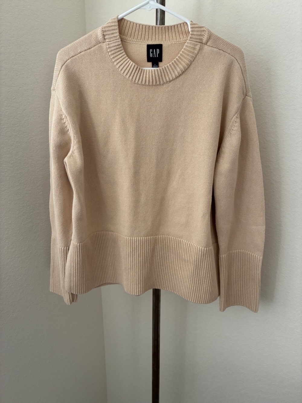 GAP sz L Cream Crewneck Long Sleeve Sweater 100% Cotton Scandi Soft Minimalist
